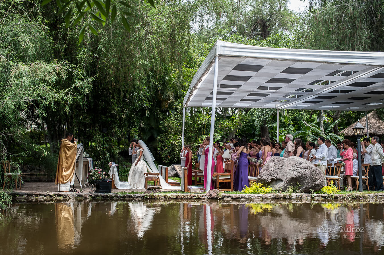 la comunión durante la boda en la finca guadalupe